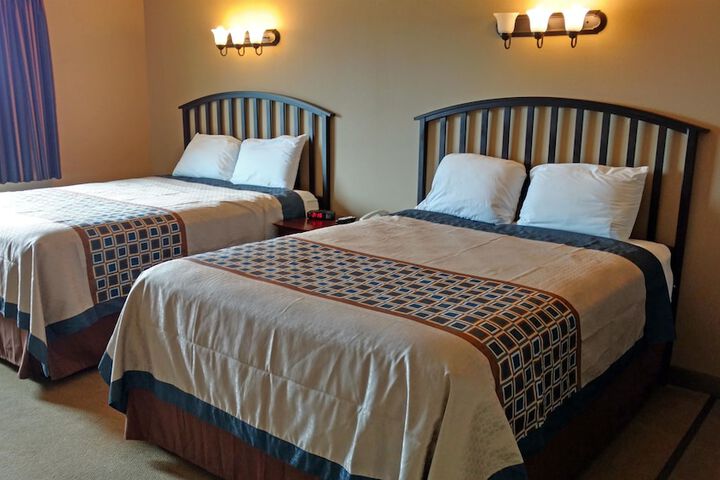 Standard 2 Queen Beds Accessible (7 of 7)
