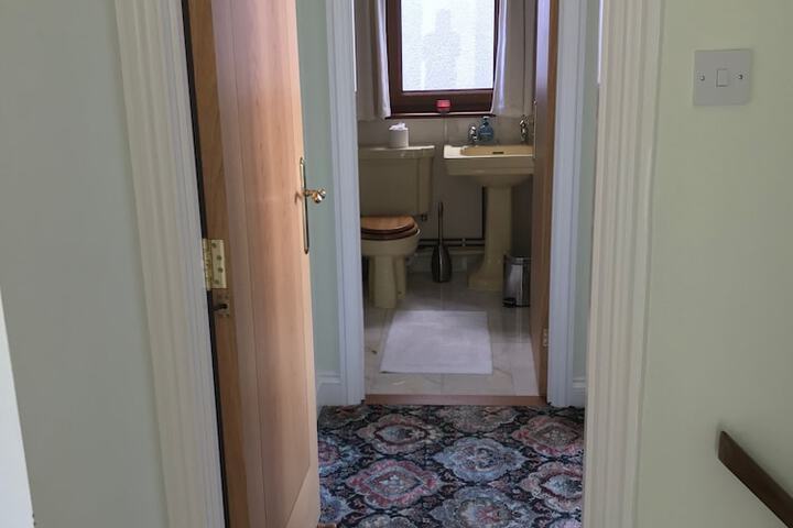 Room 18 of 114
