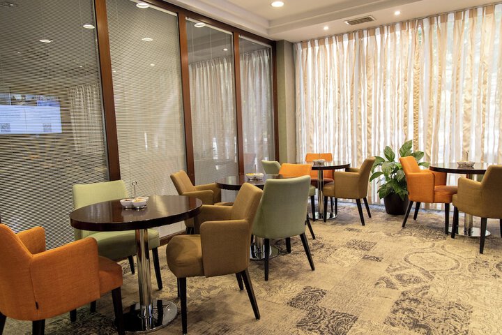 Business Center 70 of 77