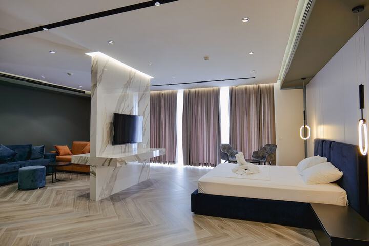 Room 35 of 148
