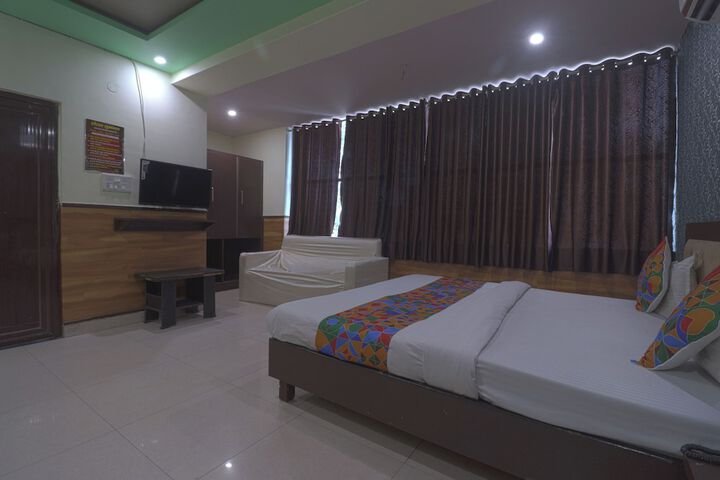 Room 2 of 16