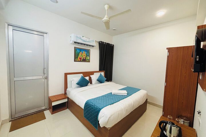 Room 14 of 22