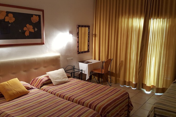 Room 14 of 48
