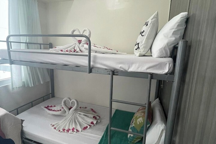 Room 17 of 216