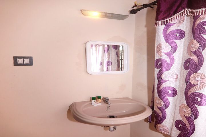 Room 25 of 25