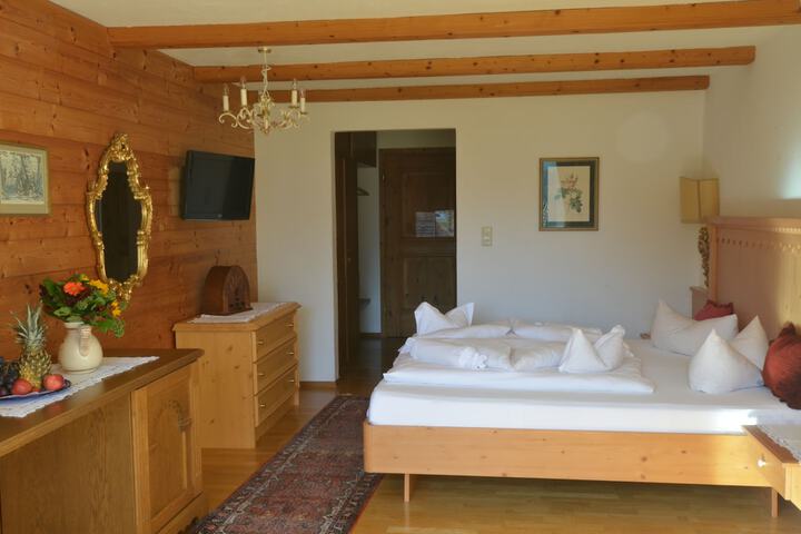 Room 4 of 55