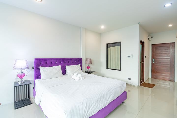 Room 6 of 39