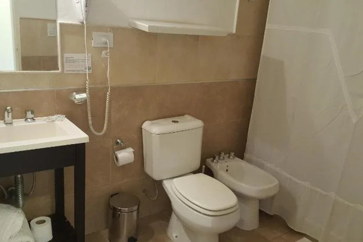 Room 7 of 12