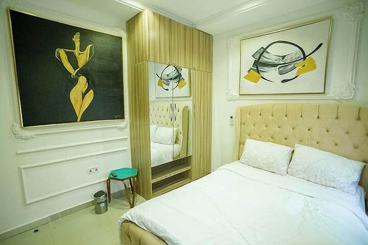 Room 2 of 38