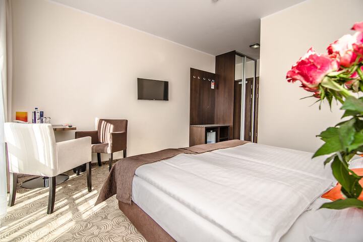 Room 4 of 75