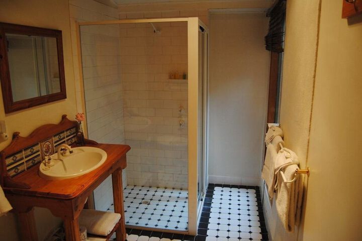 Room 51 of 73