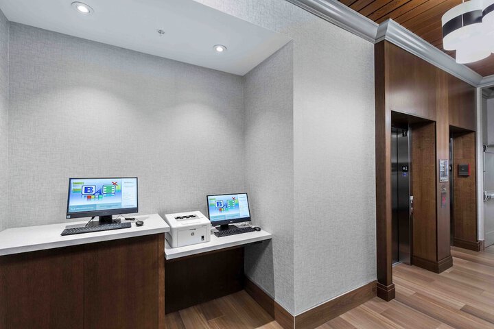 Business Center 78 of 83