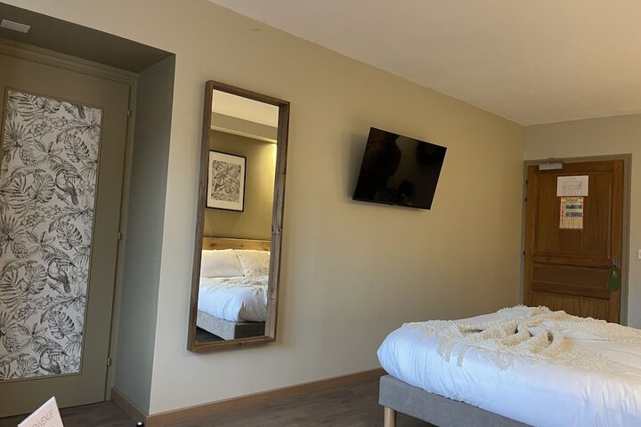 Room 16 of 39