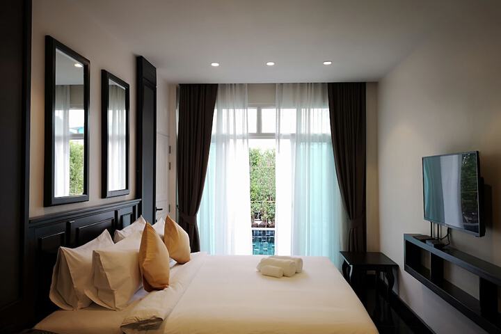 Room 4 of 30