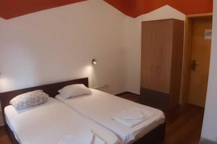 Central Accomodation PIATA ROMANA