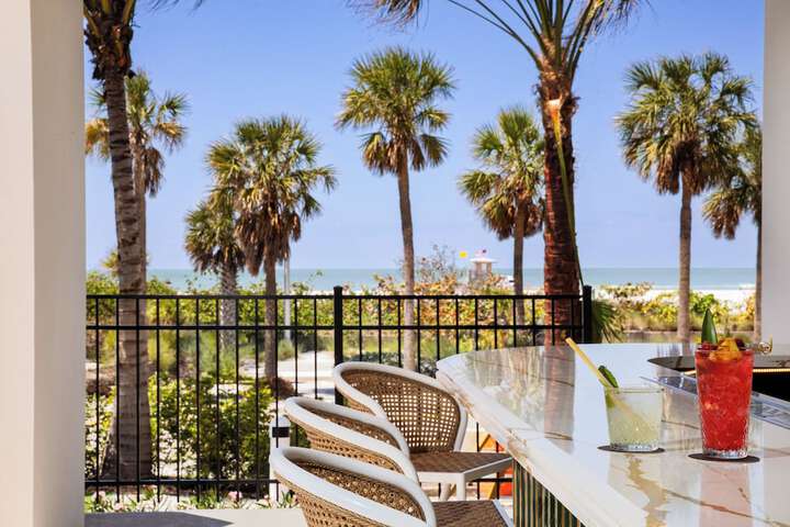 Poolside bar