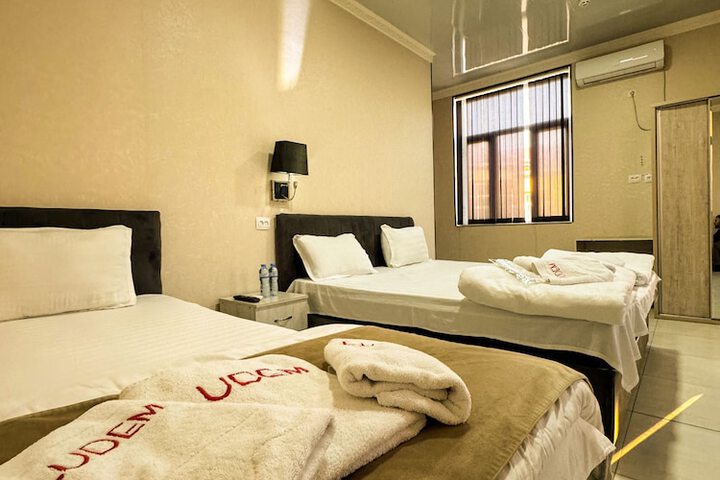 Room 32 of 32