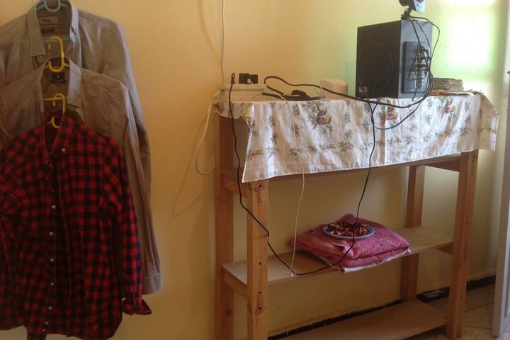 Room 5 of 9