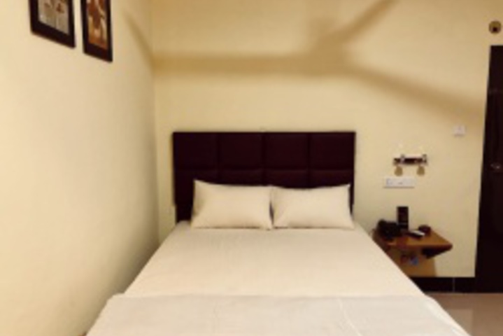 Room 163 of 228