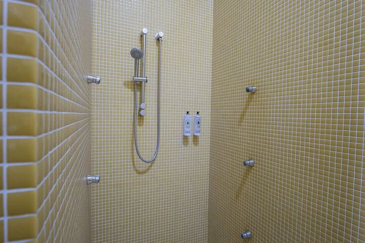 Room 75 of 91