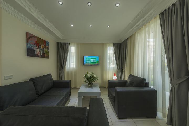 Room 5 of 7
