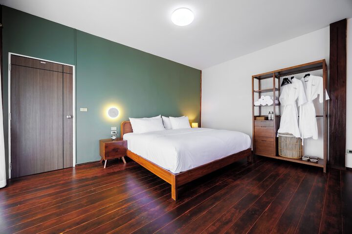 Room 7 of 38