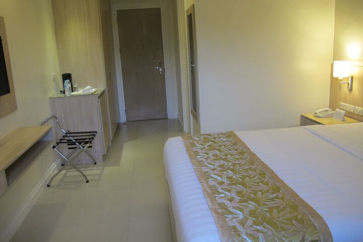 Room 10 of 31
