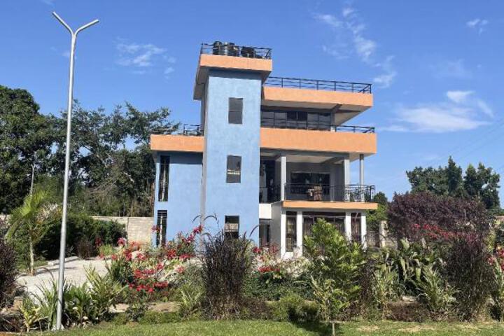 Hutland Hotel Garuga