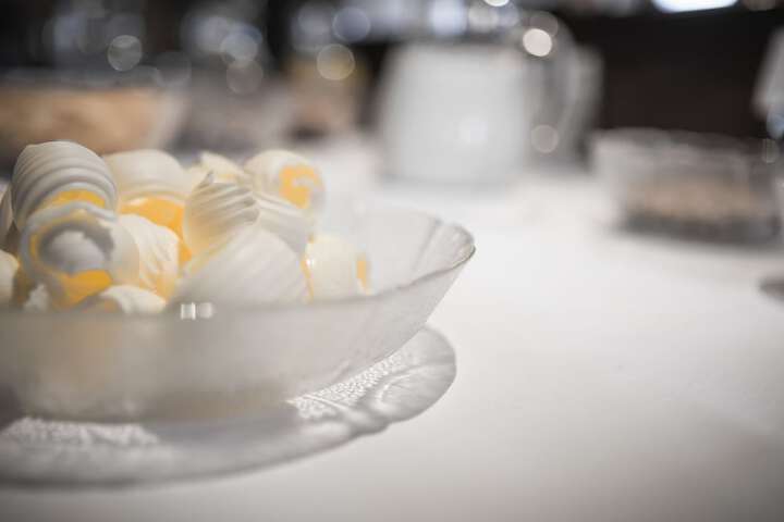 Dining 32 of 36