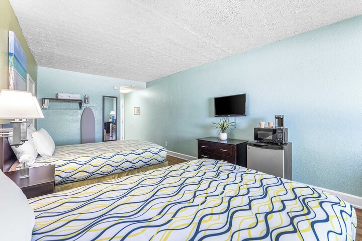 Room 16 of 120