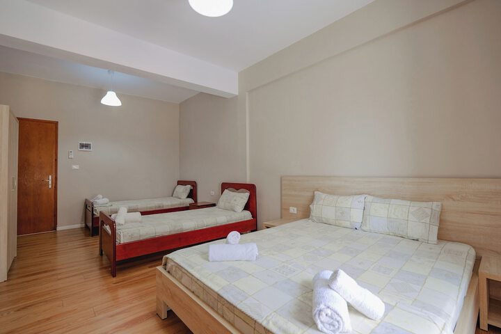 Room 65 of 152