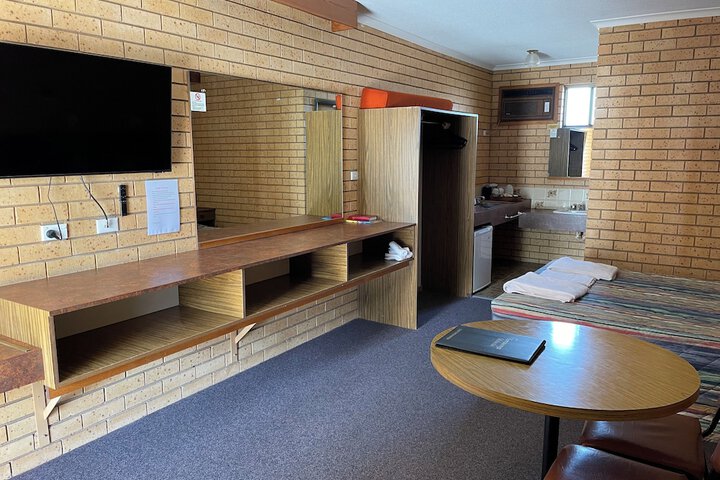 Room 9 of 61