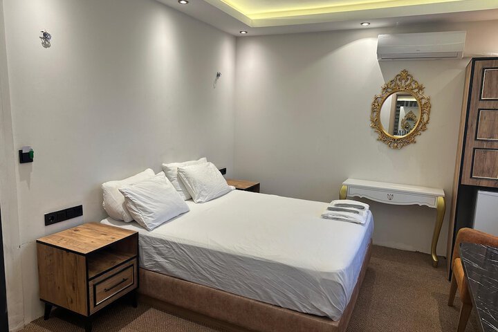 Room 2 of 22