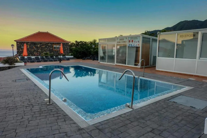 Pool 5 of 13