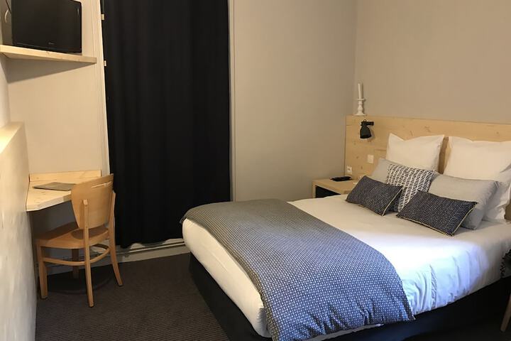 Room 51 of 94