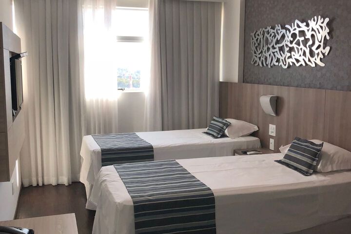 Room 25 of 42