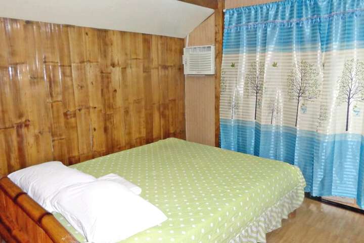 Room 17 of 43