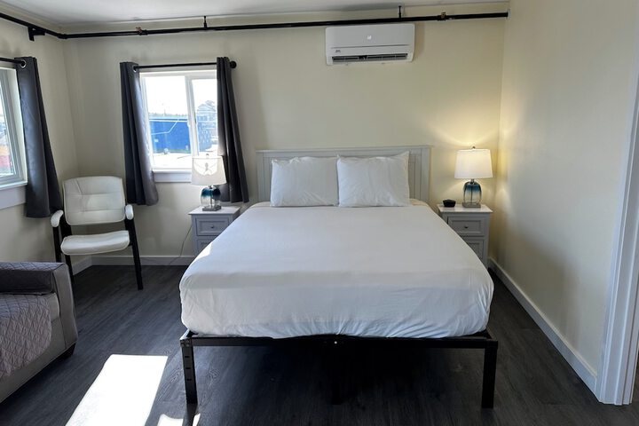 Room 10 of 80