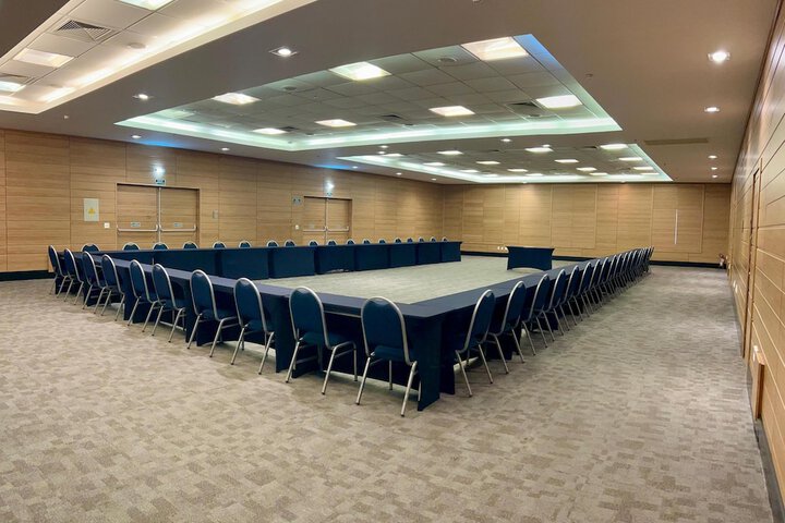 Ballroom/Hall 75 of 96