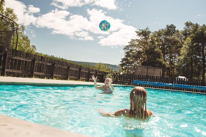 Pool 33 of 81