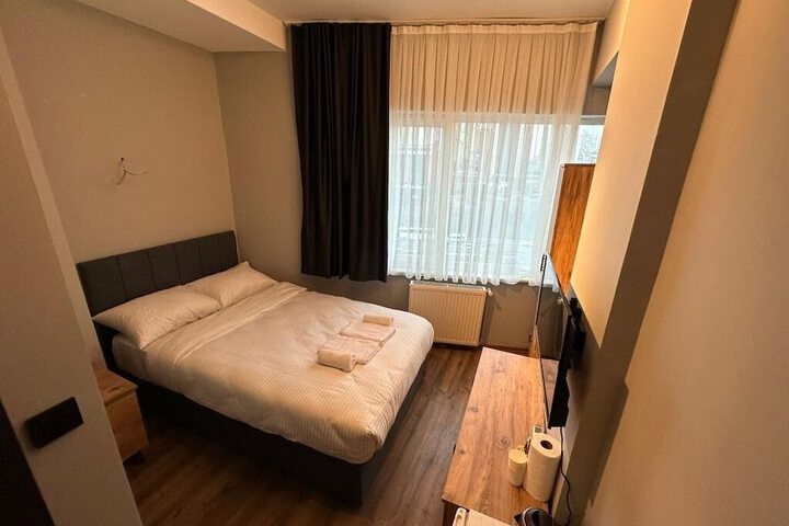 Room 7 of 13