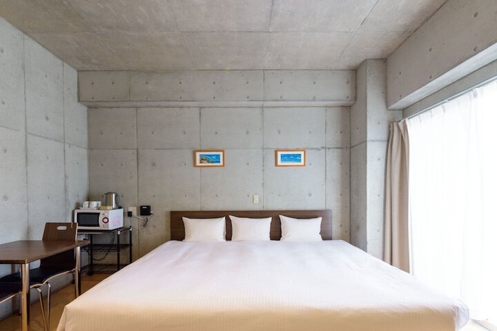 Room 83 of 191