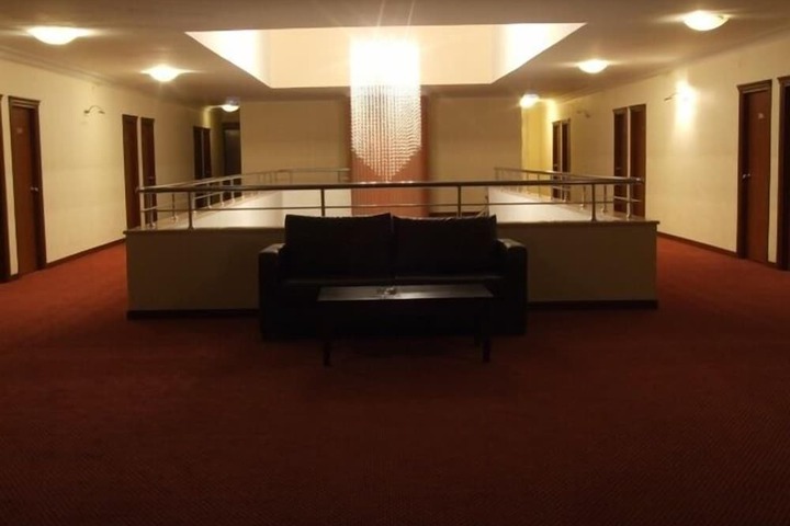 Ballroom/Hall 24 of 29