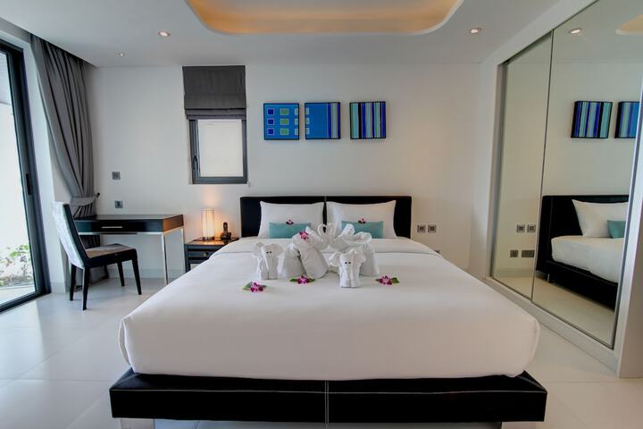 Room 4 of 48