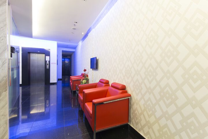 Entrance & Lobby