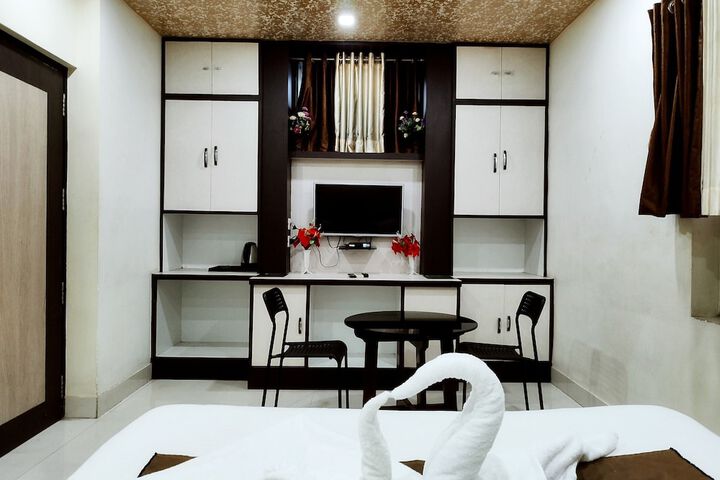 Room 3 of 16