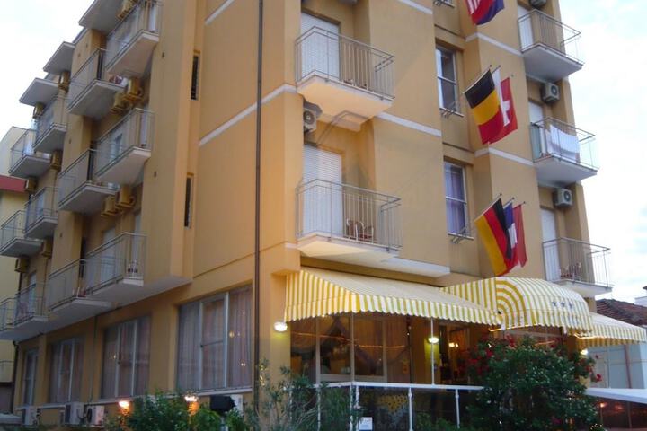 Hotel Giumer in Rimini