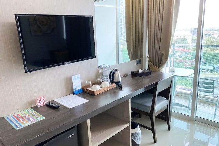 Room 13 of 23
