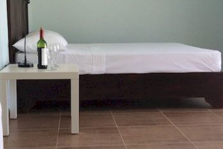 Room 3 of 21