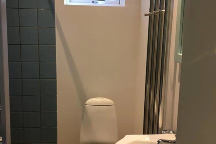 Room 6 of 6